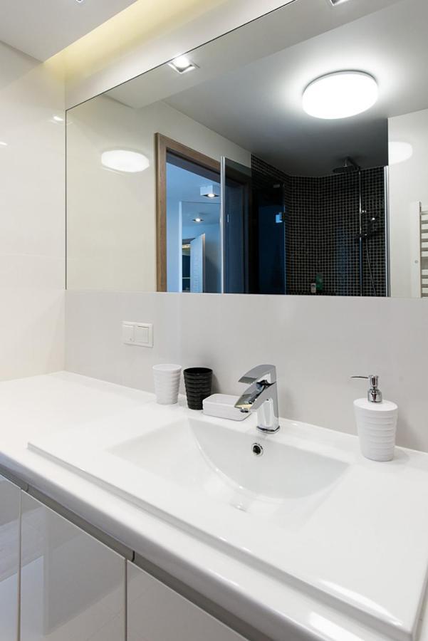 Cozy And Large 62 M2 Apartment With Air Conditioning, Old Town クラクフ エクステリア 写真